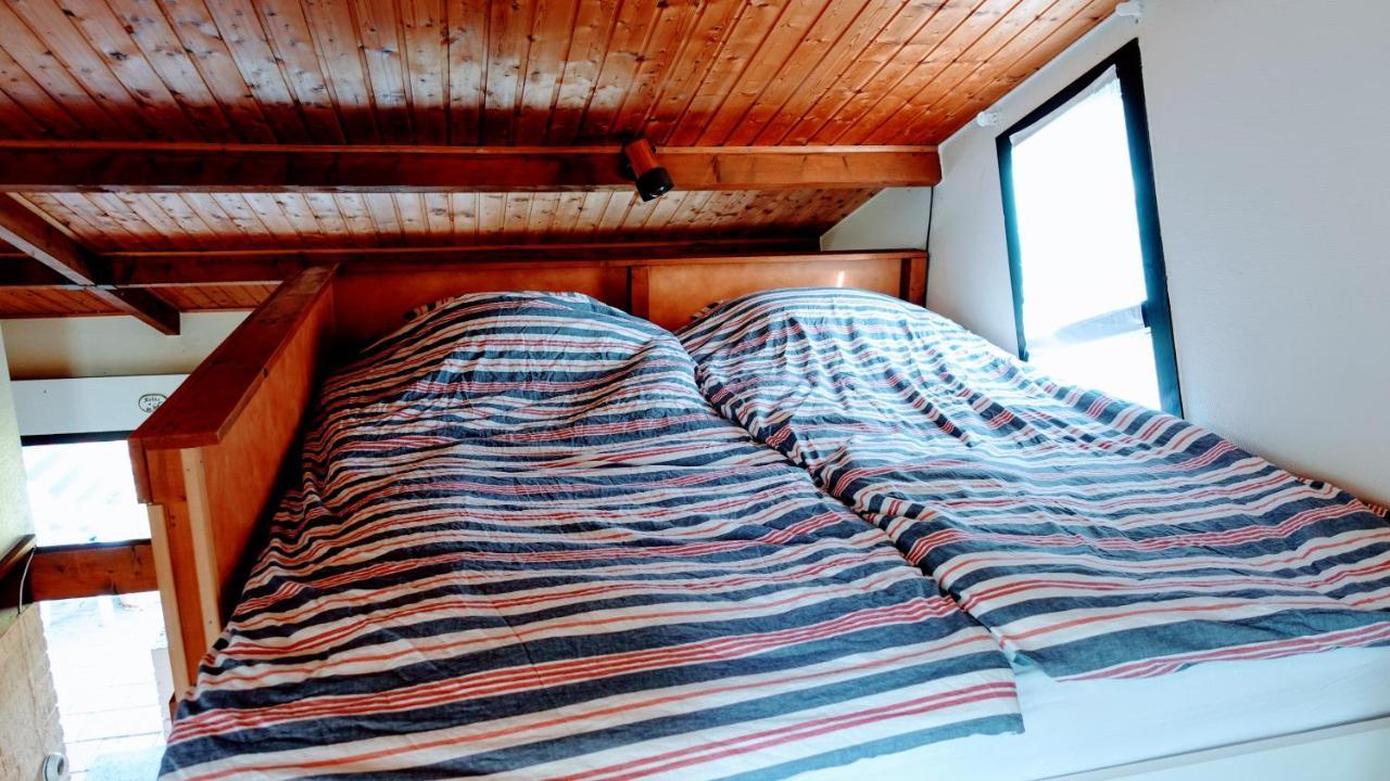 Oude-Tonge Holiday House Near Fishing Waters Экстерьер фото